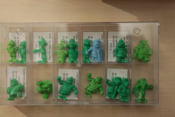 Figuren 12 - 20 der 9. Serie sowie ein Majestix und Miraculix dieser Serie