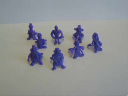 obere Reihe mit von links nach rechts: Trauerklos, Titus Redeflus, Musculus und Petula;<br />untere Reihe von links nach rechts: Kontrabas, Leopardenführer, Asterix und Miraculix